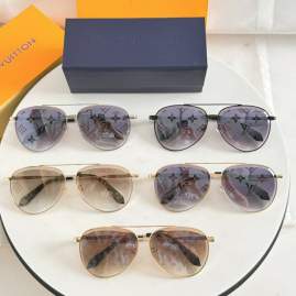 Picture of Louis Vuitton Sunglasses _SKUfw74861743fw